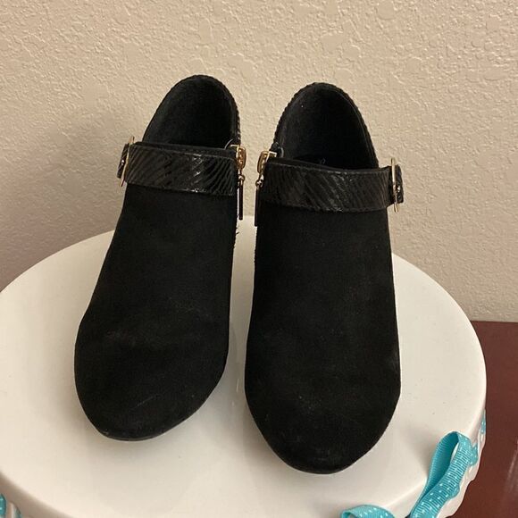 London Fog Black Suede Ankle Zipper Ankle 6M - Picture 3 of 8